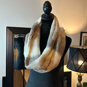 Cable knit scarf